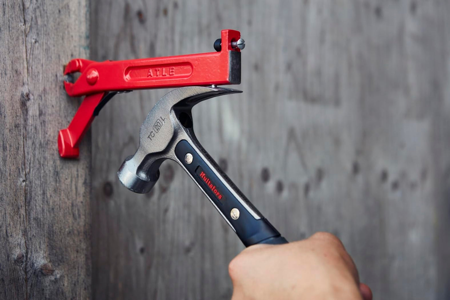 Hultafors TC20L (820130) 795g Carpenters Claw Hammer with Large Handle