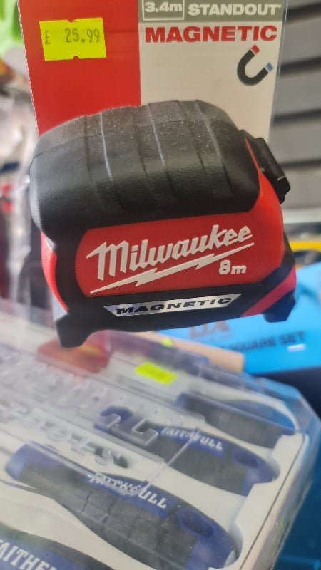 Milwaukee tape measure 8m 3.4m