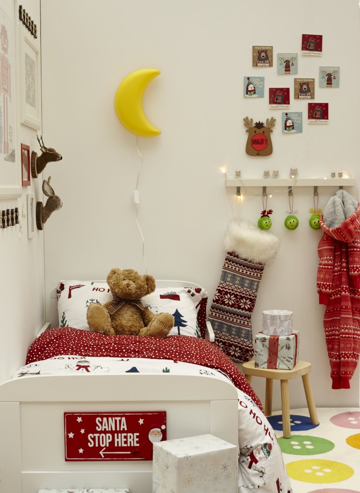 VELCRO Brand HANGables Removable Wall.