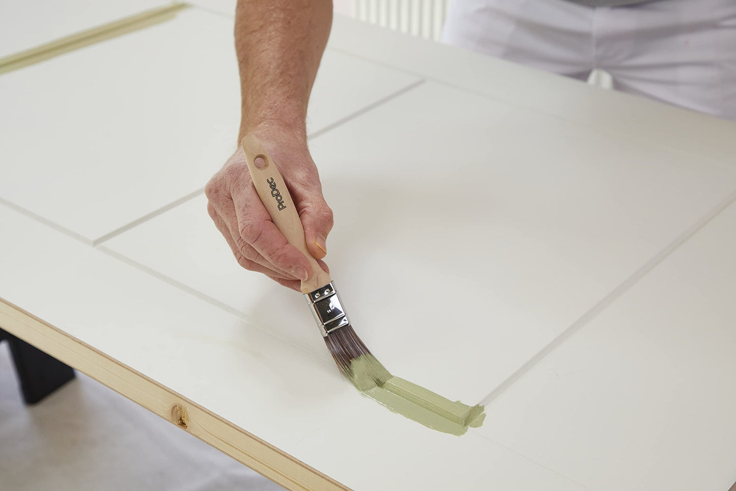 ProDec Premier Trade Professional Synthetic Paint Brush for a Smooth Finish Painting with Emulsion, Gloss and Satin Paints on Walls, Ceilings, Wood and Metal
